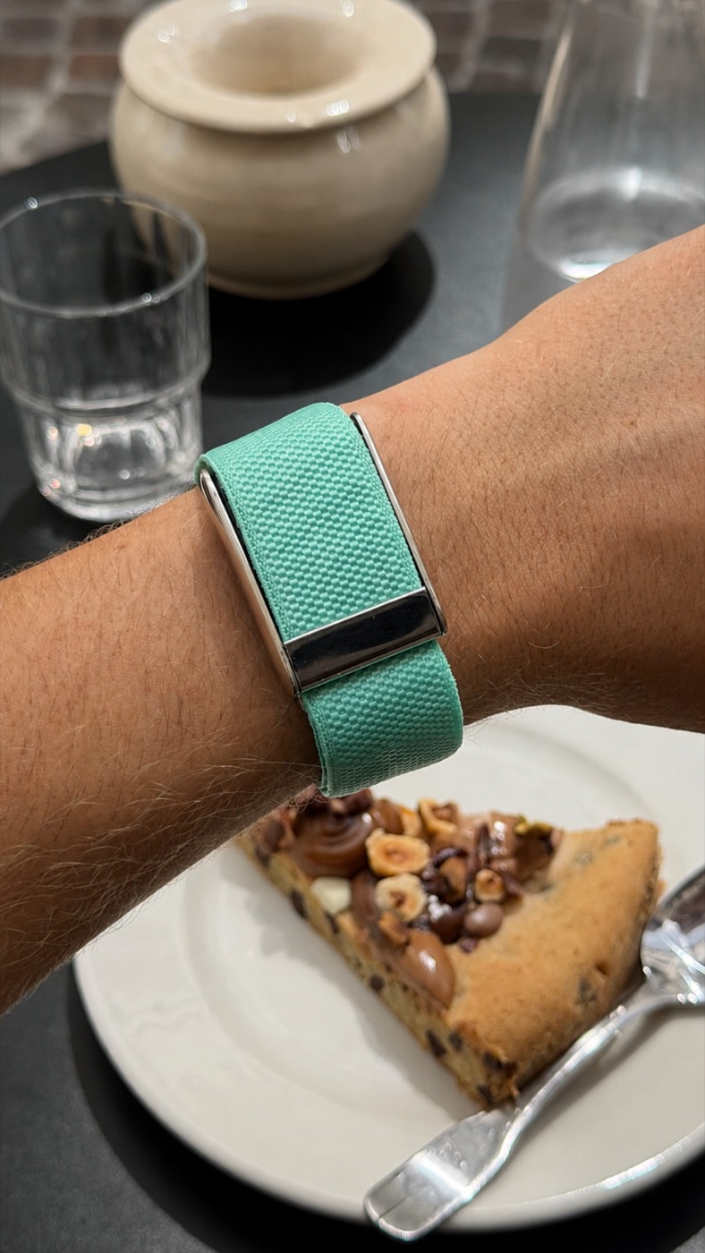 Bracelet Whoopy turquoise porté au poignet